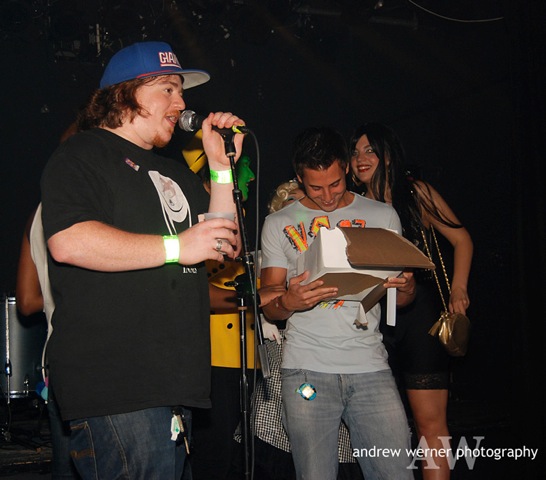 Danny Tamberelli presenting gift prizes